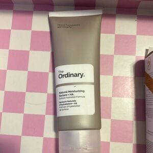 The ordinary natural moisturizing factors + HA